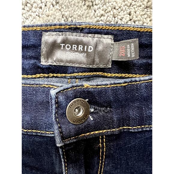 Torrid Jeans Womens 20W Short Luxe Slim Baby Boot Mid-Rise Bootcut 20WS 20WP - Picture 10 of 12